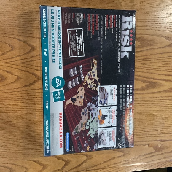 Risk Bored Game Still New - Picture 3 of 7